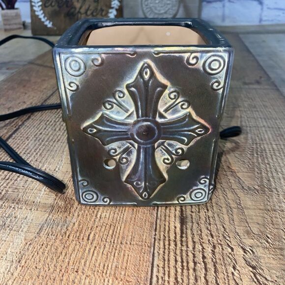 Scentsy DSW-HOPE Cross Full Size Wax Warmer - Picture 6 of 16